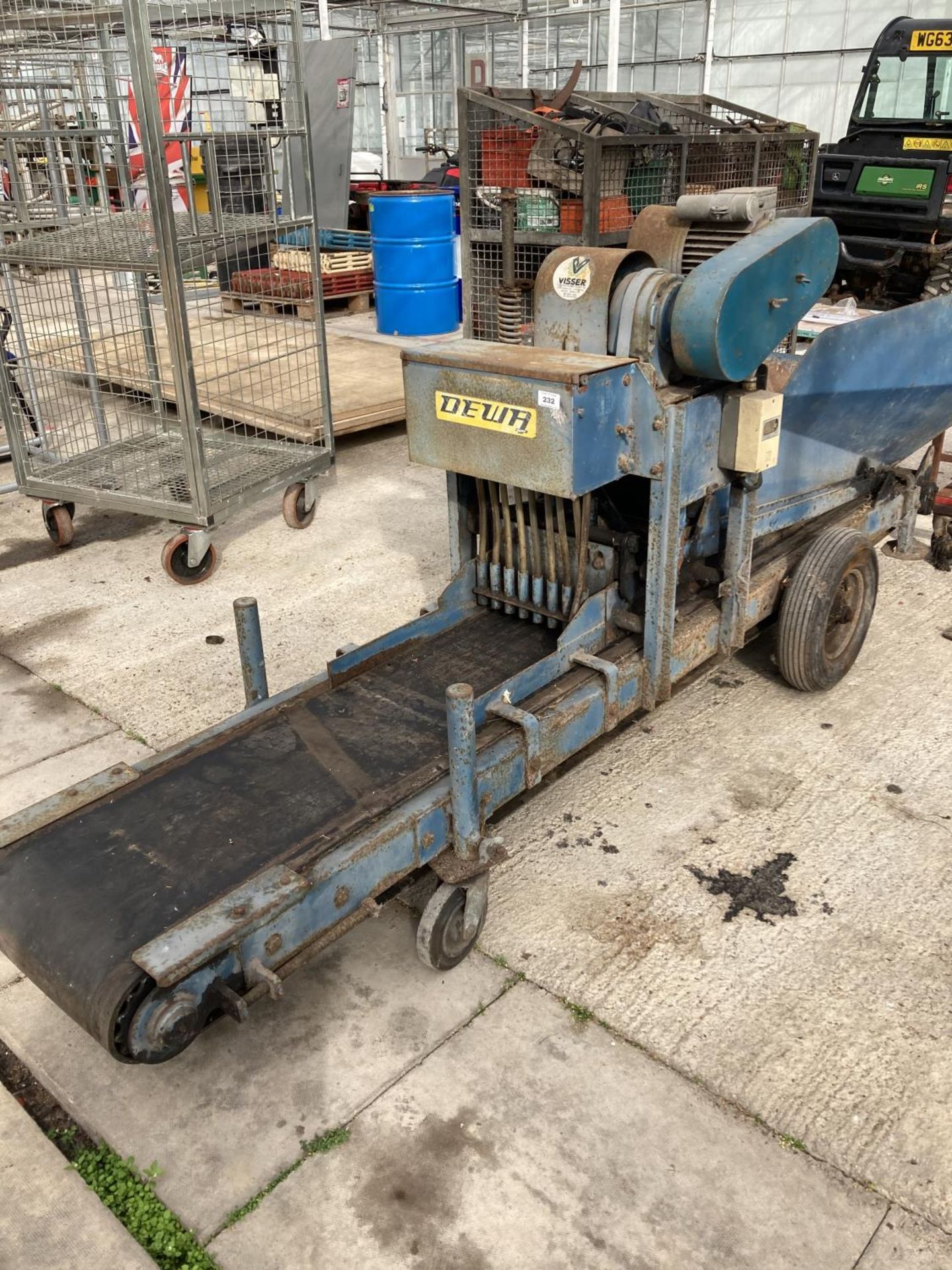 A DEWA VISSER BLOCK MAKER/PLANTER WITH SIX SPARE SEEDERS - NO VAT