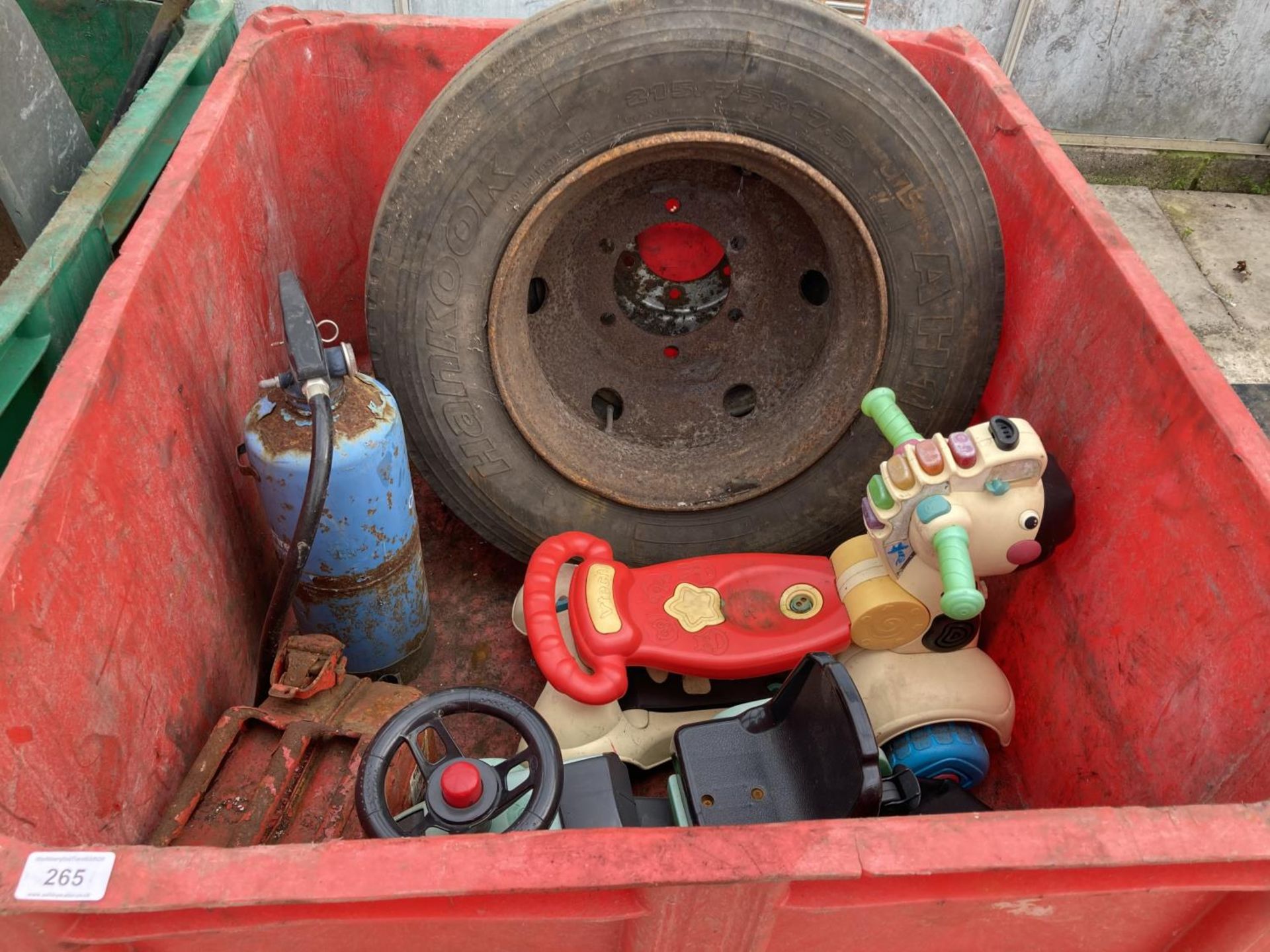 A PALLET TUB AND CONTENTS - NO VAT