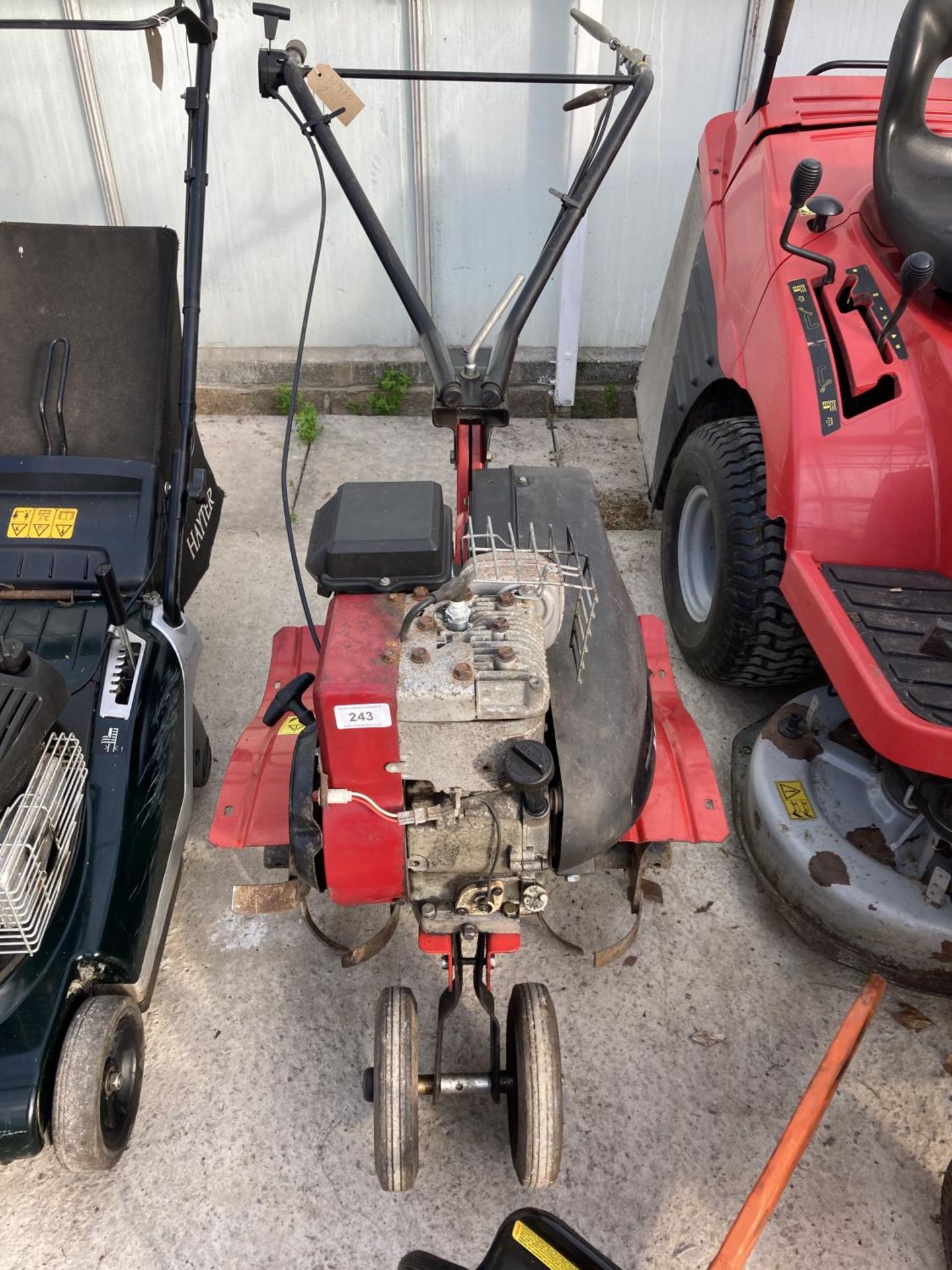 A MOUNTFIELD MS SINGLE SPEED ROTOVATOR WITH 5 HP ENGINE IN GOOD WORKING ORDER NO WARRANTY - NO VAT