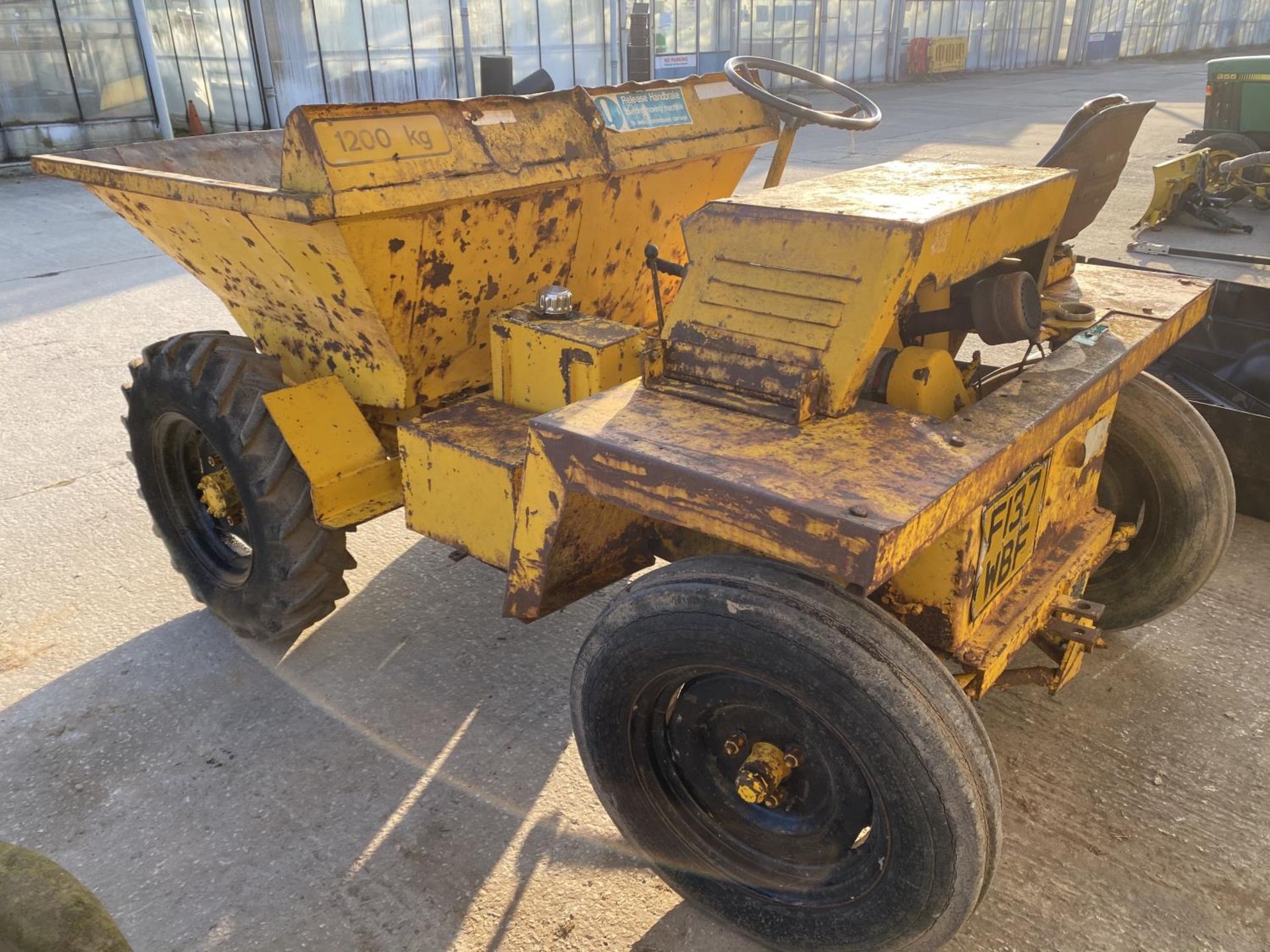 A BENFORD 1.2 TONNE DUMPER WITH SINGLE CYLINDER DEUTZ ENGINE GOOD RUNNER - NO VAT - Image 3 of 5