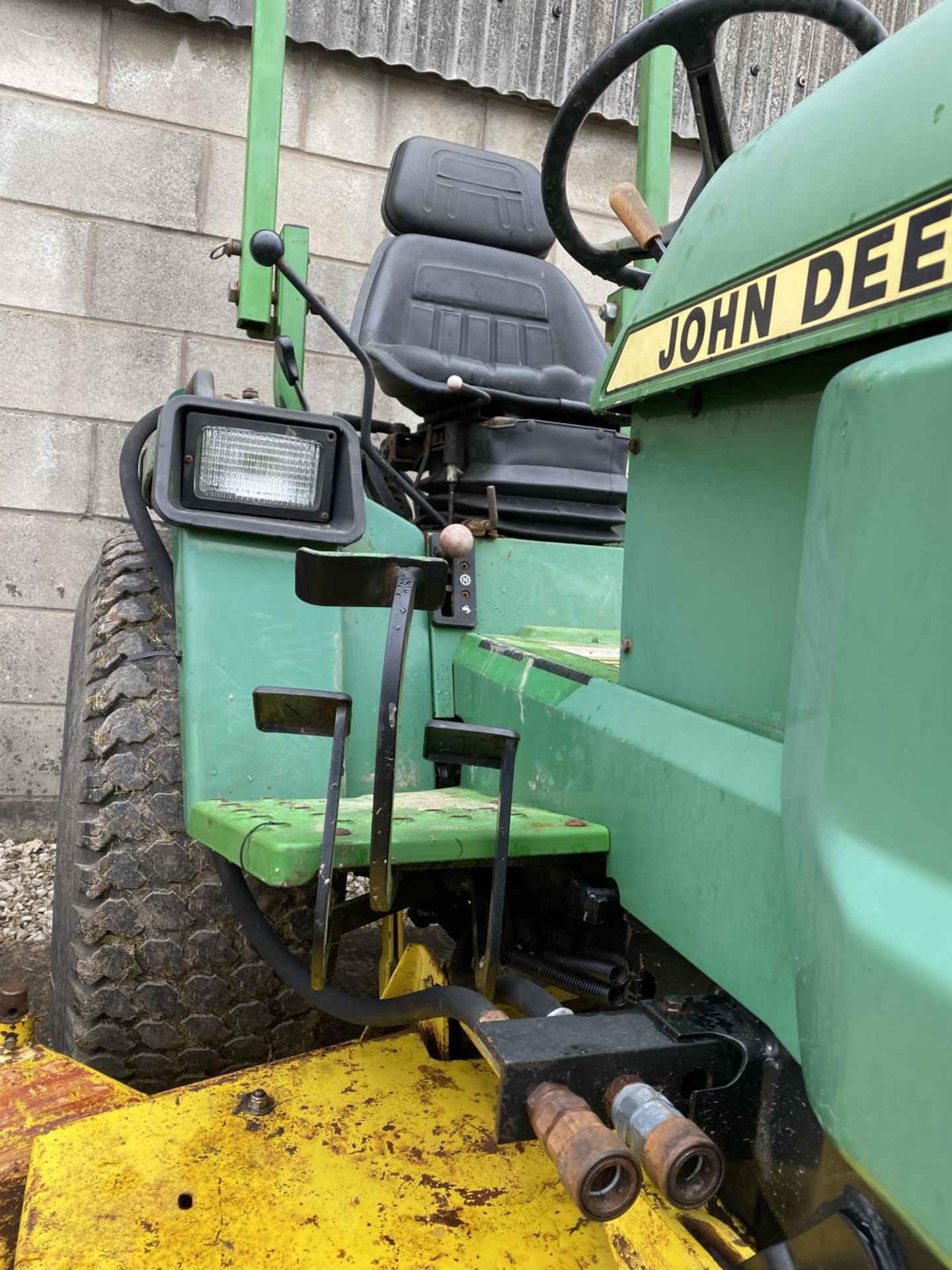 A JOHN DEERE 855 COMPACT TRACTOR - NO VAT - Image 8 of 8