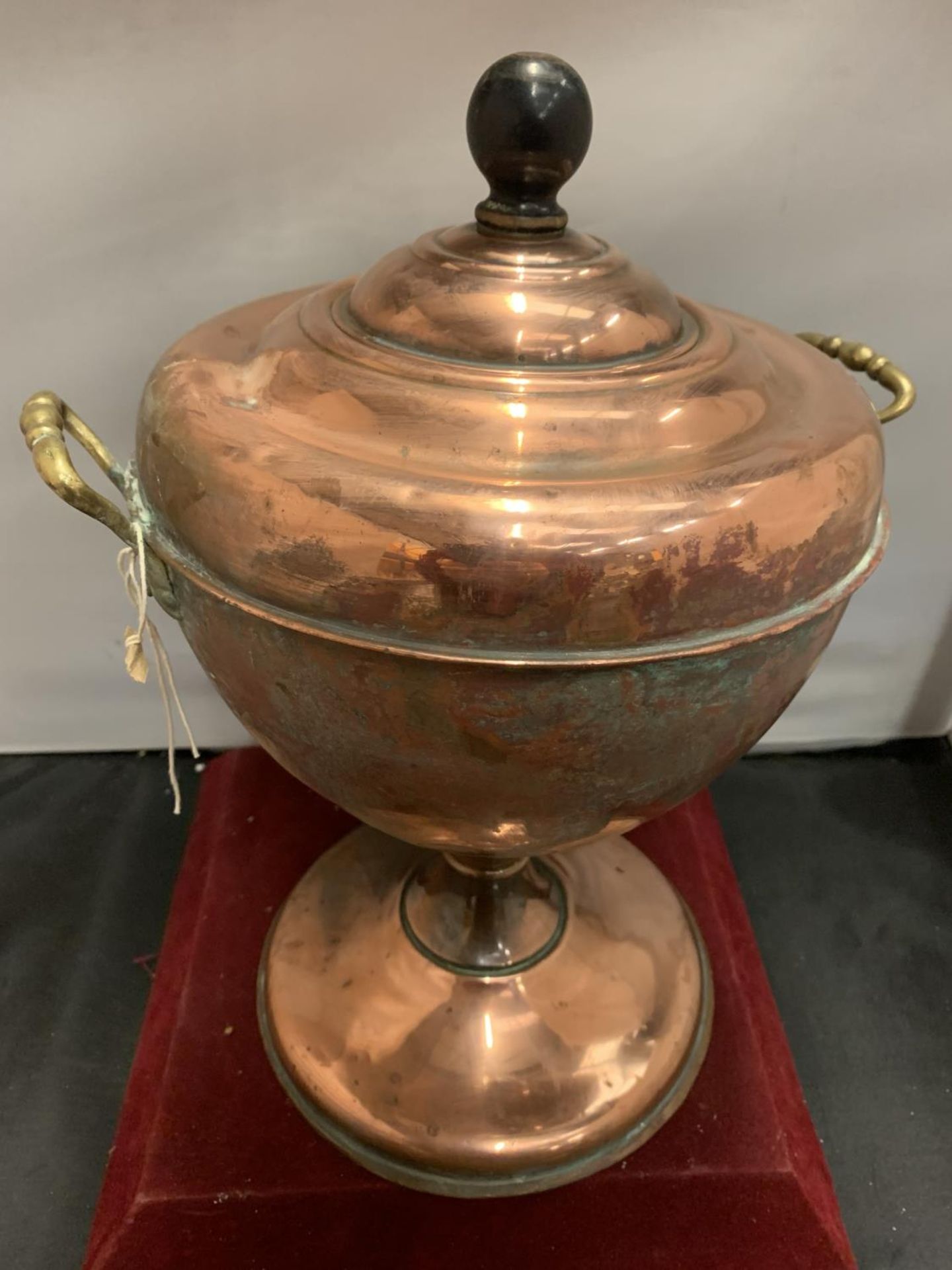 A VINTAGE COPPER AND BRASS LIDDED SAMOVAR H: APPROX. 30CM - Image 6 of 8