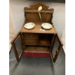 A WOODEN SMOKERS CABINET TO INCLUDE CERAMIC DISHES AND TWO INTERNAL DRAWERS H:40CM