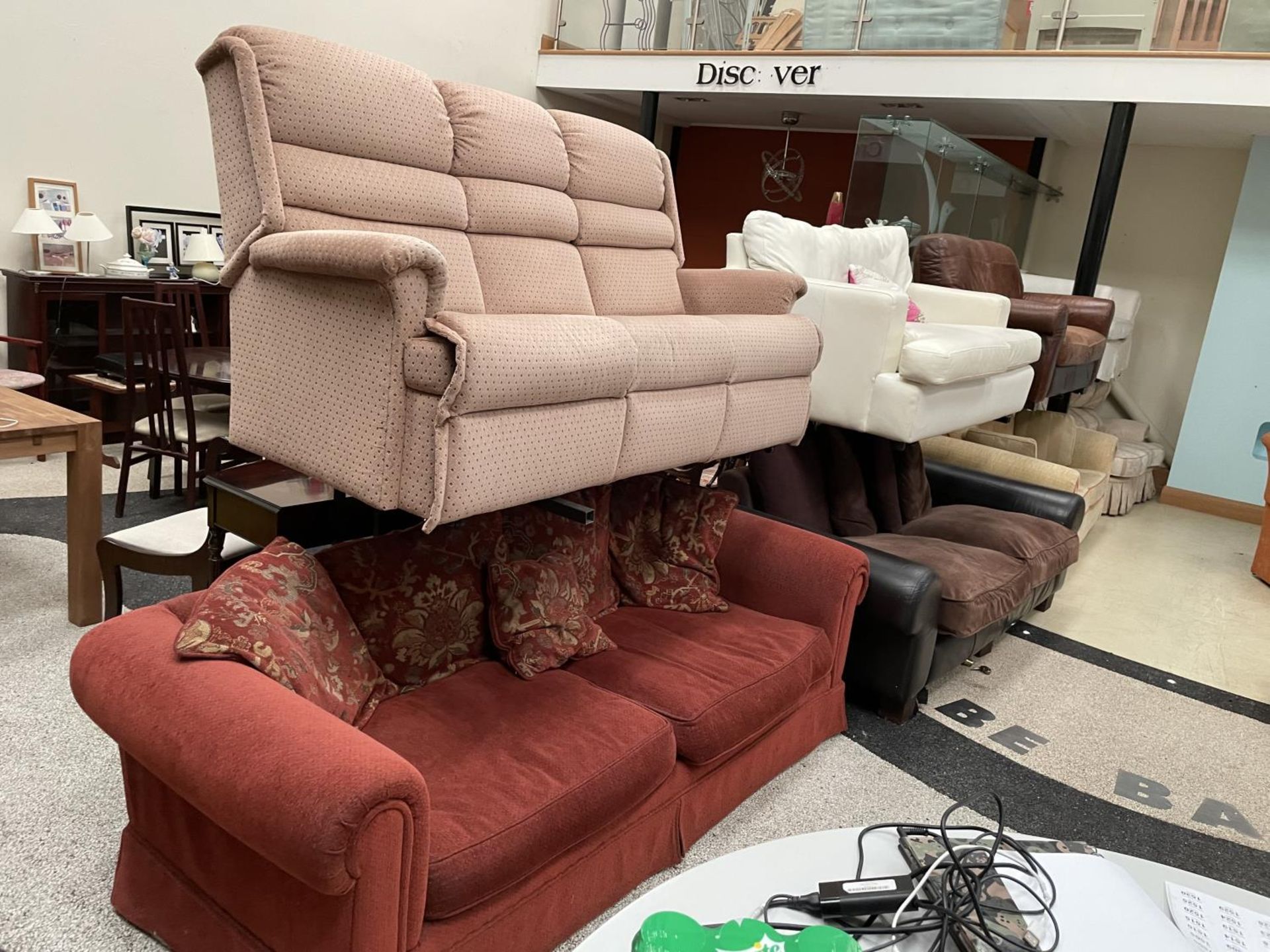A GROUP OF EIGHT VARIOUS UPHOLSTERED AND LEATHER SOFAS. (ALL IN A GOOD CLEAN CONDITION) THIS ITEMS