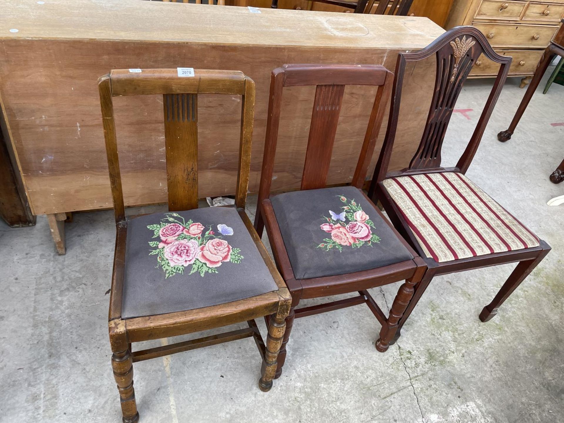 THREE VARIOUS DINING CHAIRS AND AN EARLY 20TH CENTURY OAK CARVER CHAIR