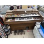 A YAMAHA ELECTONE ELECTRIC ORGAN