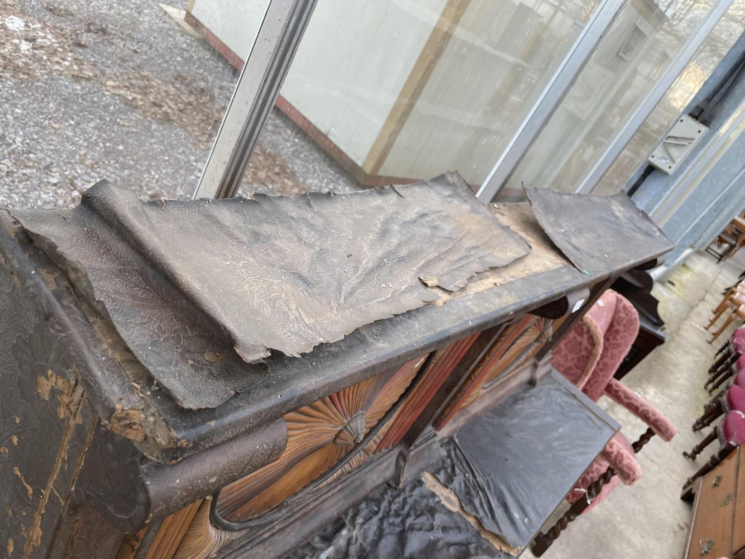 A RARE AND UNUSUAL CONTINENTAL CHIFFONIER WITH SNAKESKIN EFFECT APPLIED DECORATION, TWO DOORS TO THE - Image 2 of 8