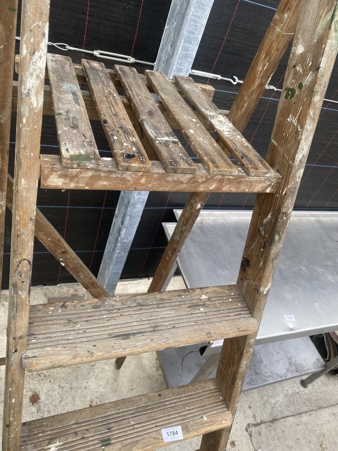 A VINTAGE SIX RUNG WOODEN STEP LADDER - Image 3 of 3