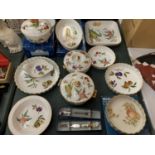 A COLLECTION OF ROYAL WORCESTER DINNER WARE IN THE EVESHAM DESIGN TO INCLUDE PICKLE FORK AND