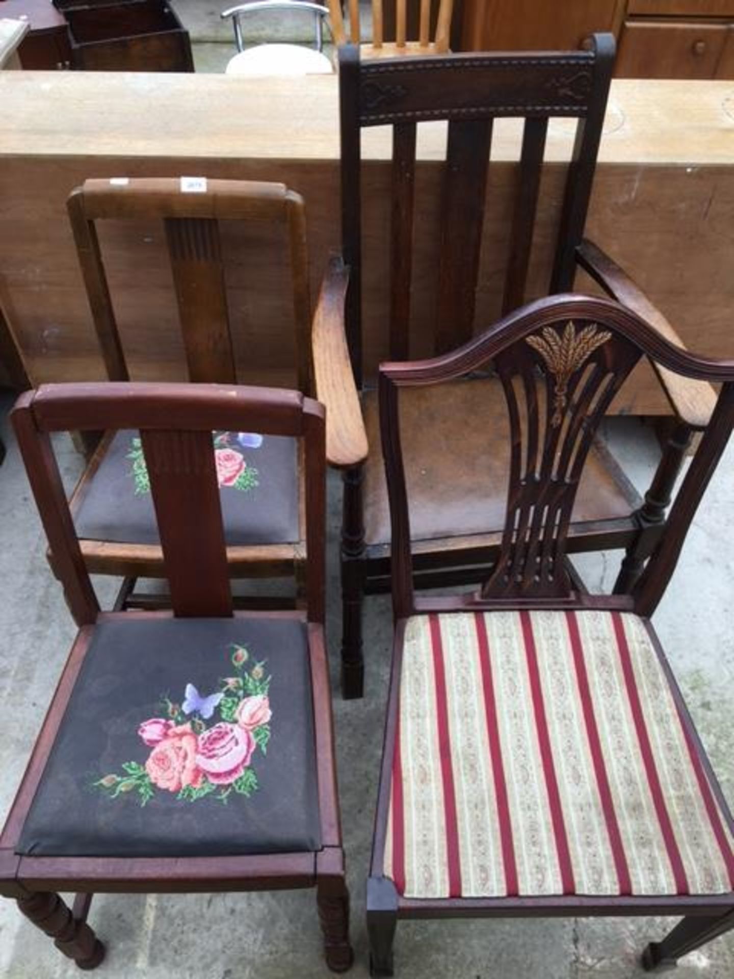 THREE VARIOUS DINING CHAIRS AND AN EARLY 20TH CENTURY OAK CARVER CHAIR - Image 4 of 4