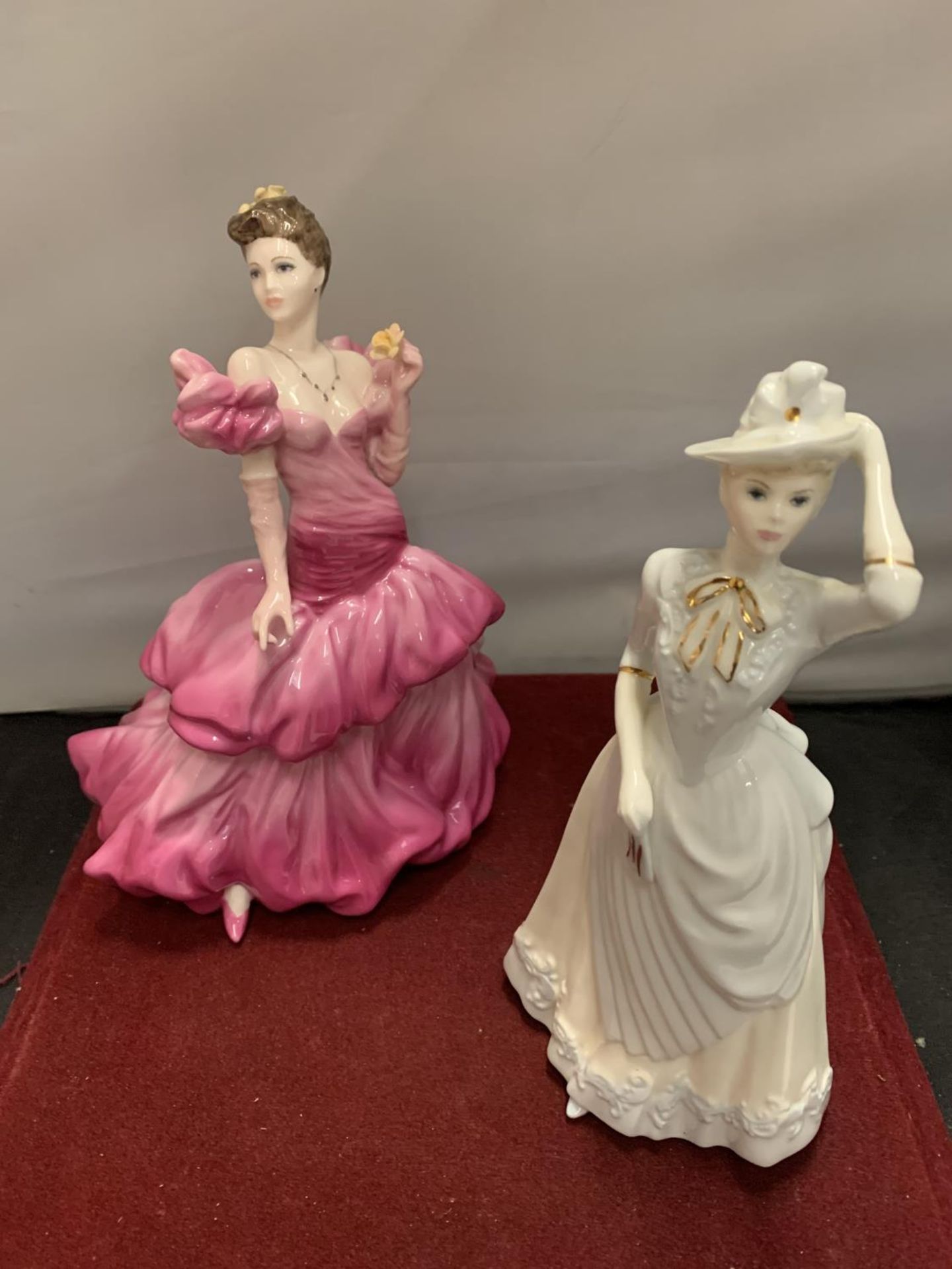 TWO COALPORT FIGURINES TO INCLUDE LADIES OF FASHION FIGURINES EMMA JANE AND CHANITILLY LACE DIGNITY