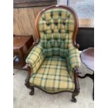 A VICTORIAN MAHOGANY SPOON-BACK CHAIR WITH BUTTON-BACK, ON FRONT CABRIOLE LEGS