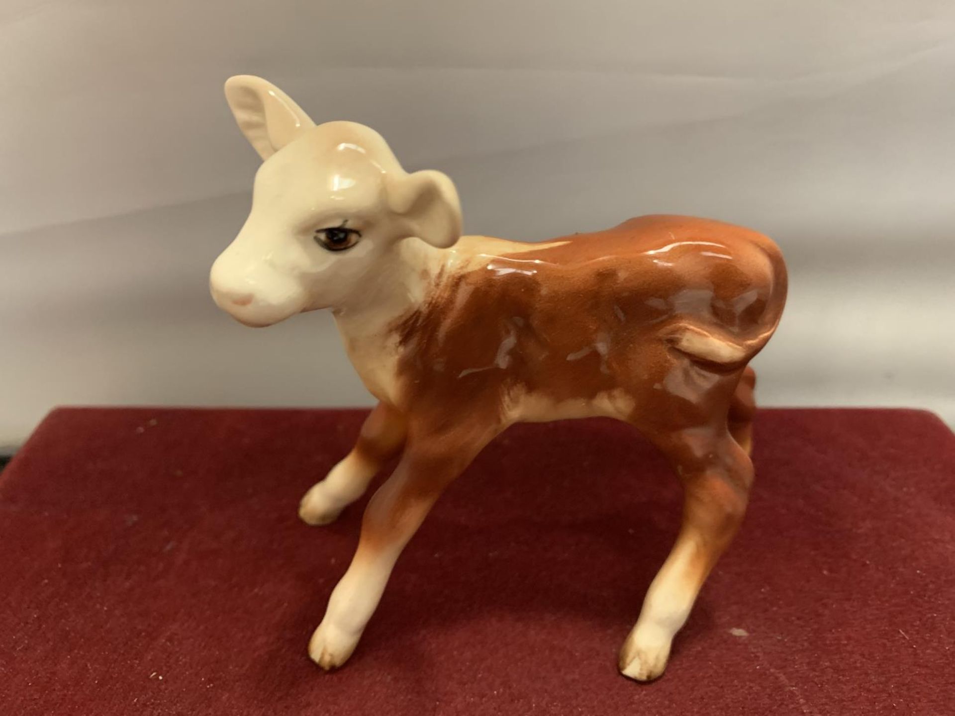 A BESWICK HEREFORD CALF - Image 2 of 10