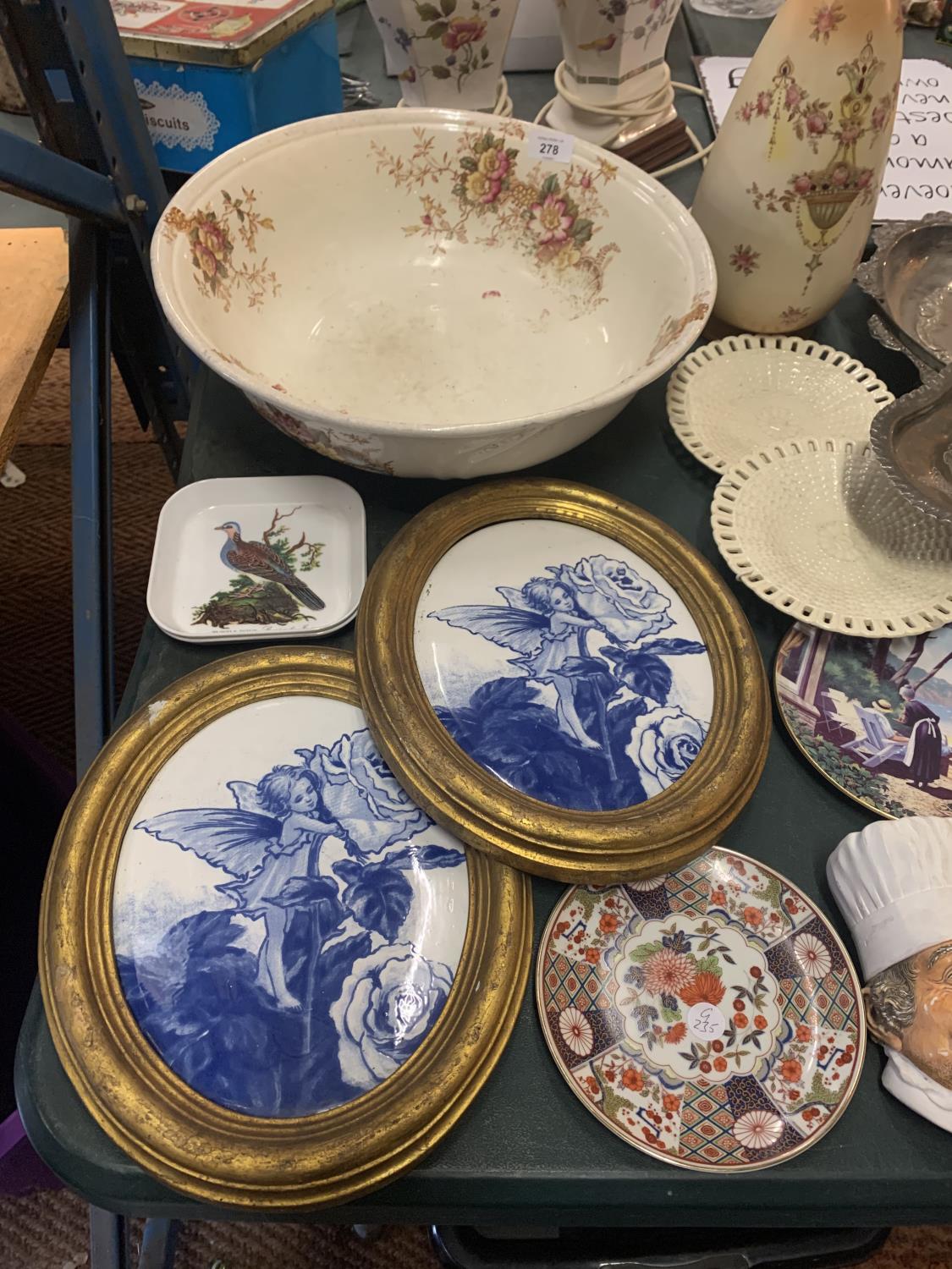 AN ASSORTMENT OF ITEMS TO INCLUDE CERAMICS, SILVER PLATE AND A PAIR OF OVAL GILT FRAMED CERAMIC - Image 3 of 3