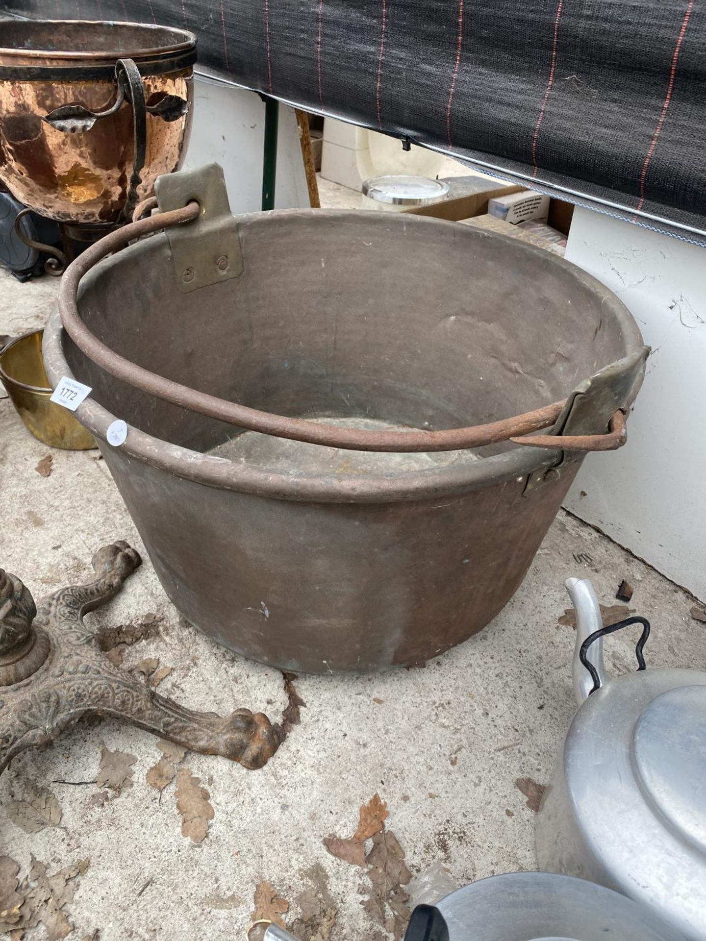 AN EXTREMELY LARGE COPPER JAM PAN AND A FURTHER STAND - Image 3 of 4
