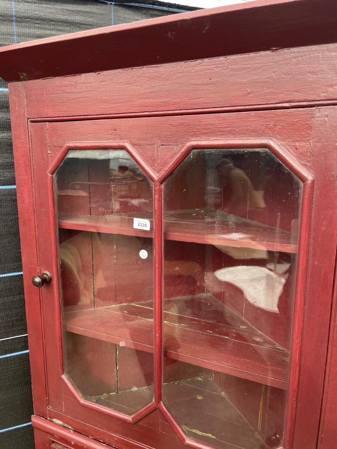 A PAINTED FULL LENGTH CORNER CUPBOARD WITH GLAZED UPPER AND LOWER DOORS - Image 2 of 3