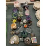 A LARGE COLLECTION OF PAPERWEIGHTS BEING MAINLY GLASS