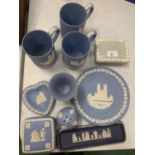 AN ASSORTMENT OF WEDGWOOD JASPER WARE TO INCLUDE AN EMBOSSED QUEENS WARE LIDDED TRINKET BOX