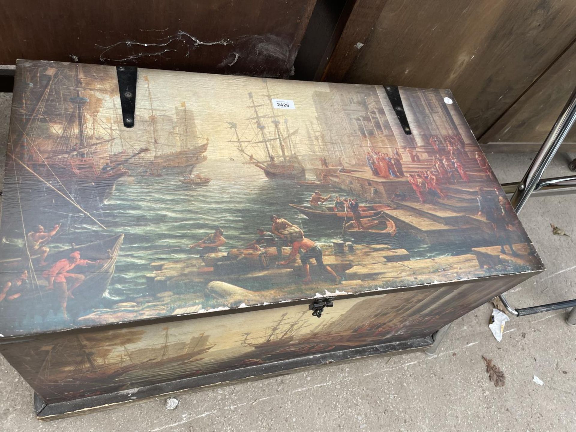 A MODERN TRUNK DEPICTING MASTED SHIPS - Image 2 of 3