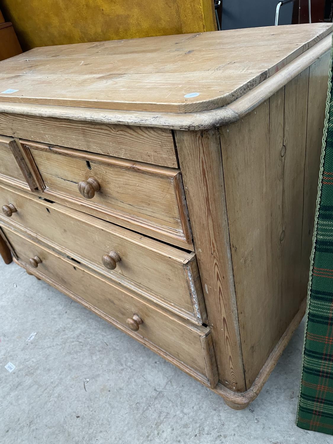 A VICTORIAN PINE CHEST OF TWO SHORT AND TWO LONG DRAWERS, 41" WIDE - Image 5 of 5