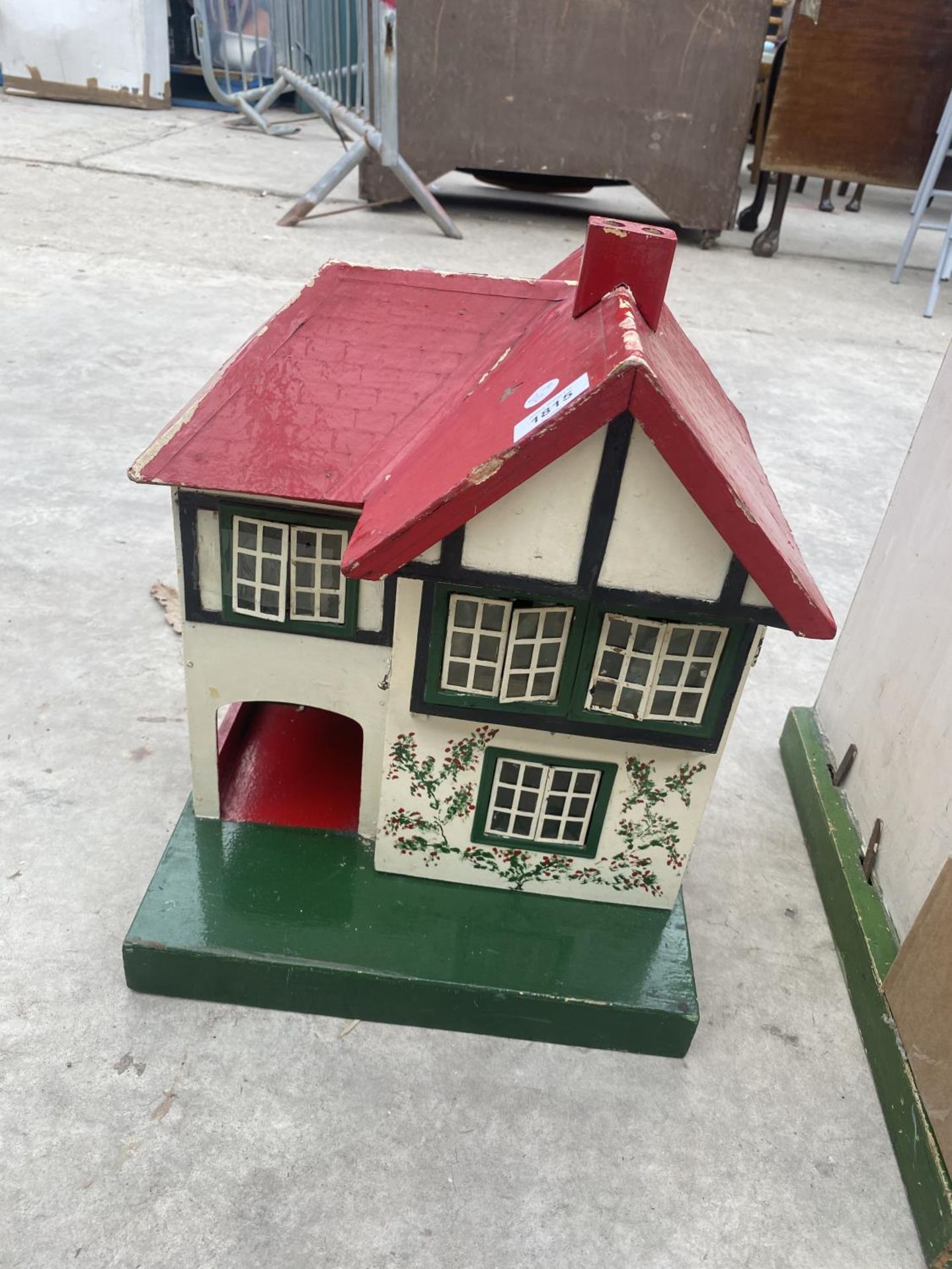 A LARGE WOODEN DOLLS HOUSE AND A FURTHER SMALL WOODEN DOLLS HOUSE TO INCLUDE SOME FURNITURE - Image 2 of 4