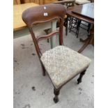 A SINGLE VICTORIAN MAHOGANY DINING CHAIR ON TURNED FRONT LEGS