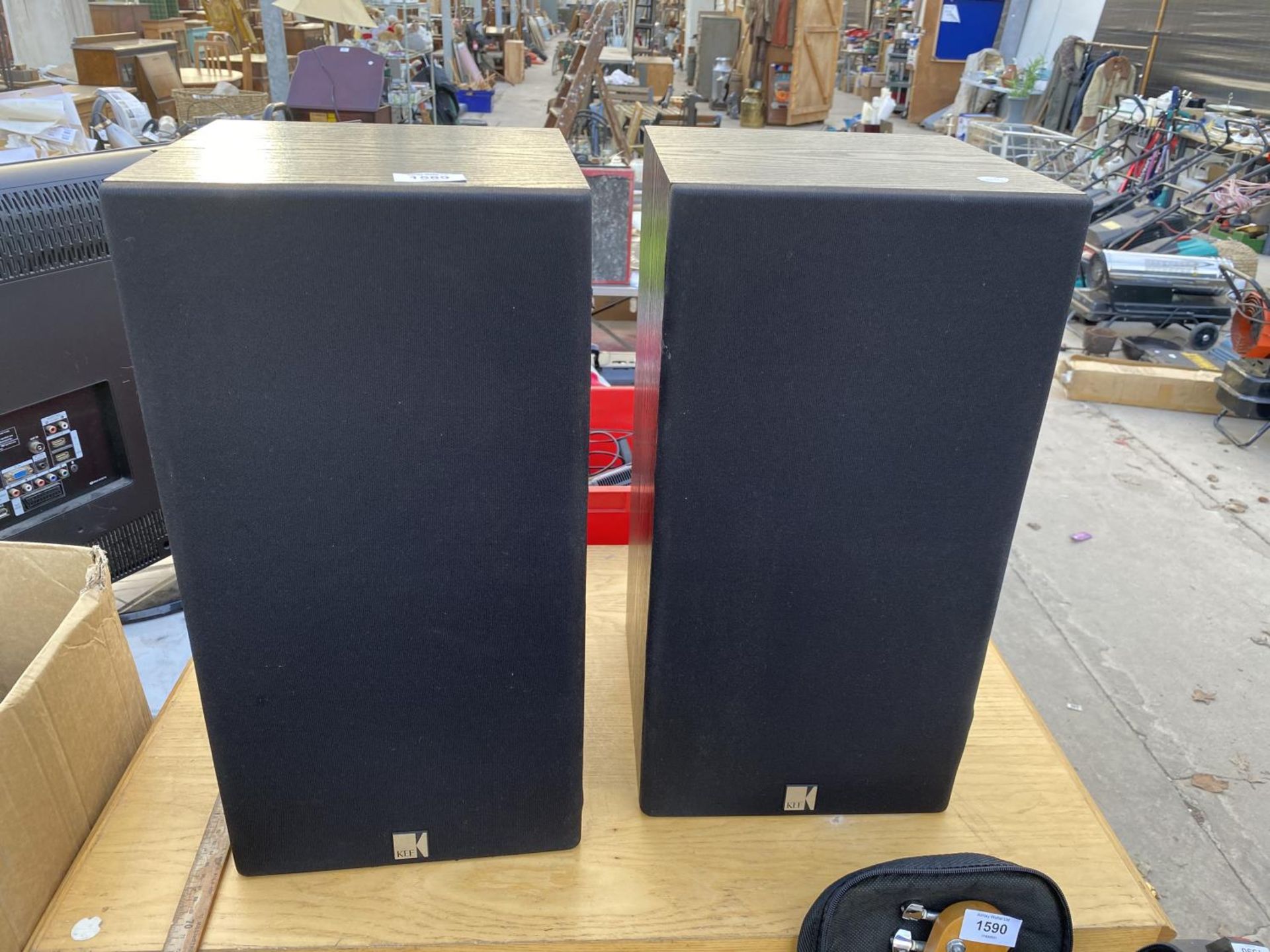 A PAIR OF KEF SPEAKERS BELIEVED IN WORKING ORDER BUT NO WARRANTY