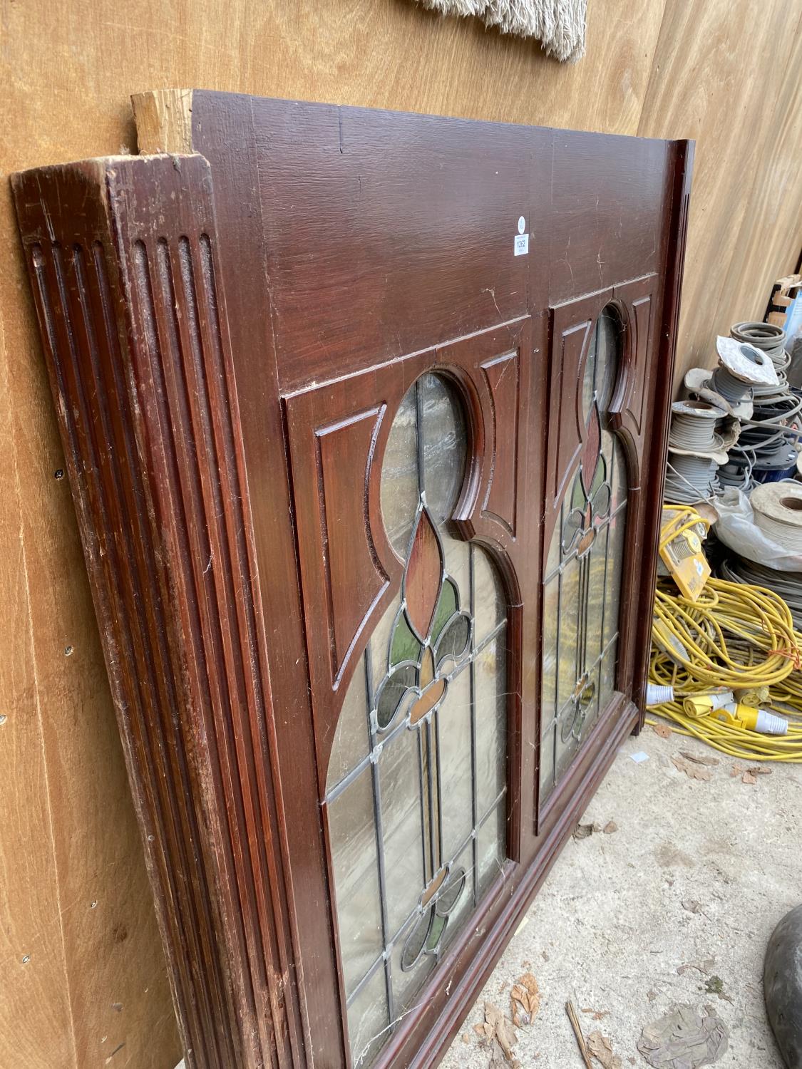 A WOODEN FRAMED WINDOW WITH STAINED GLASS - Image 3 of 4