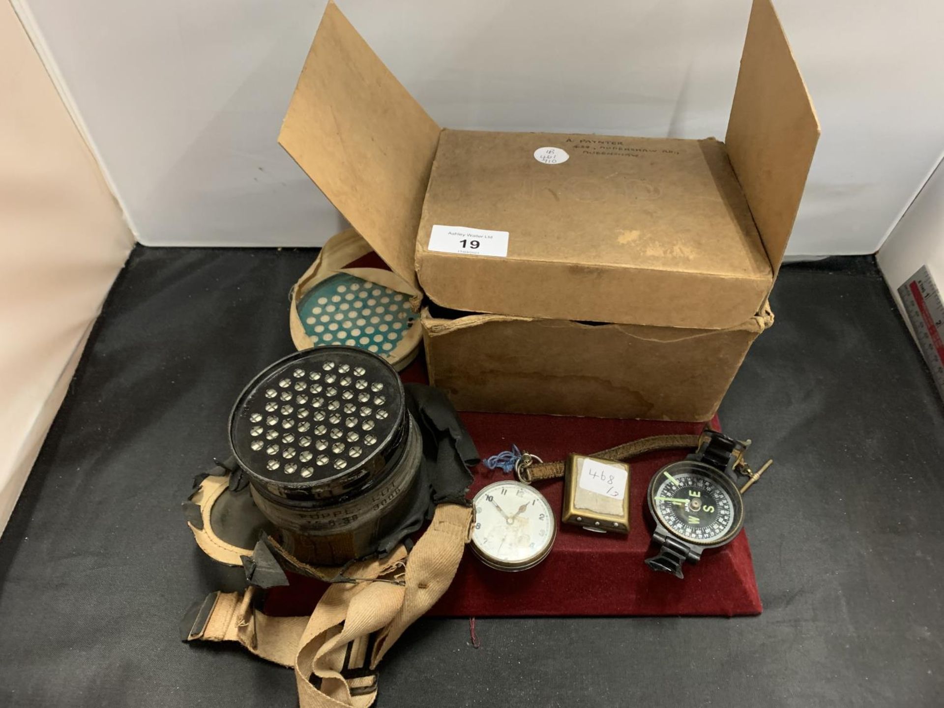 AN ORIGINAL GAS MASK IN A BOX - Image 2 of 8