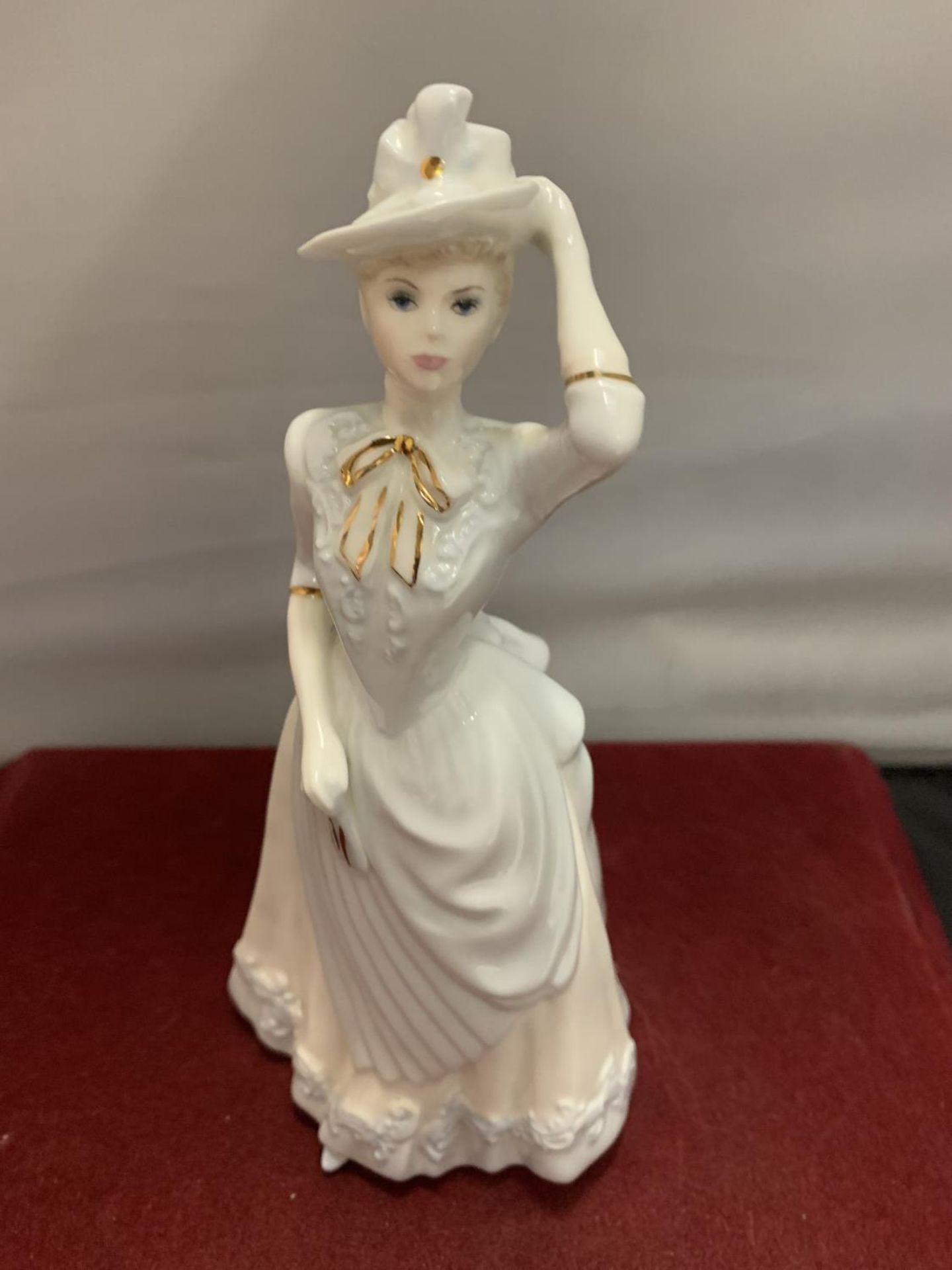 TWO COALPORT FIGURINES TO INCLUDE LADIES OF FASHION FIGURINES EMMA JANE AND CHANITILLY LACE DIGNITY - Image 3 of 4