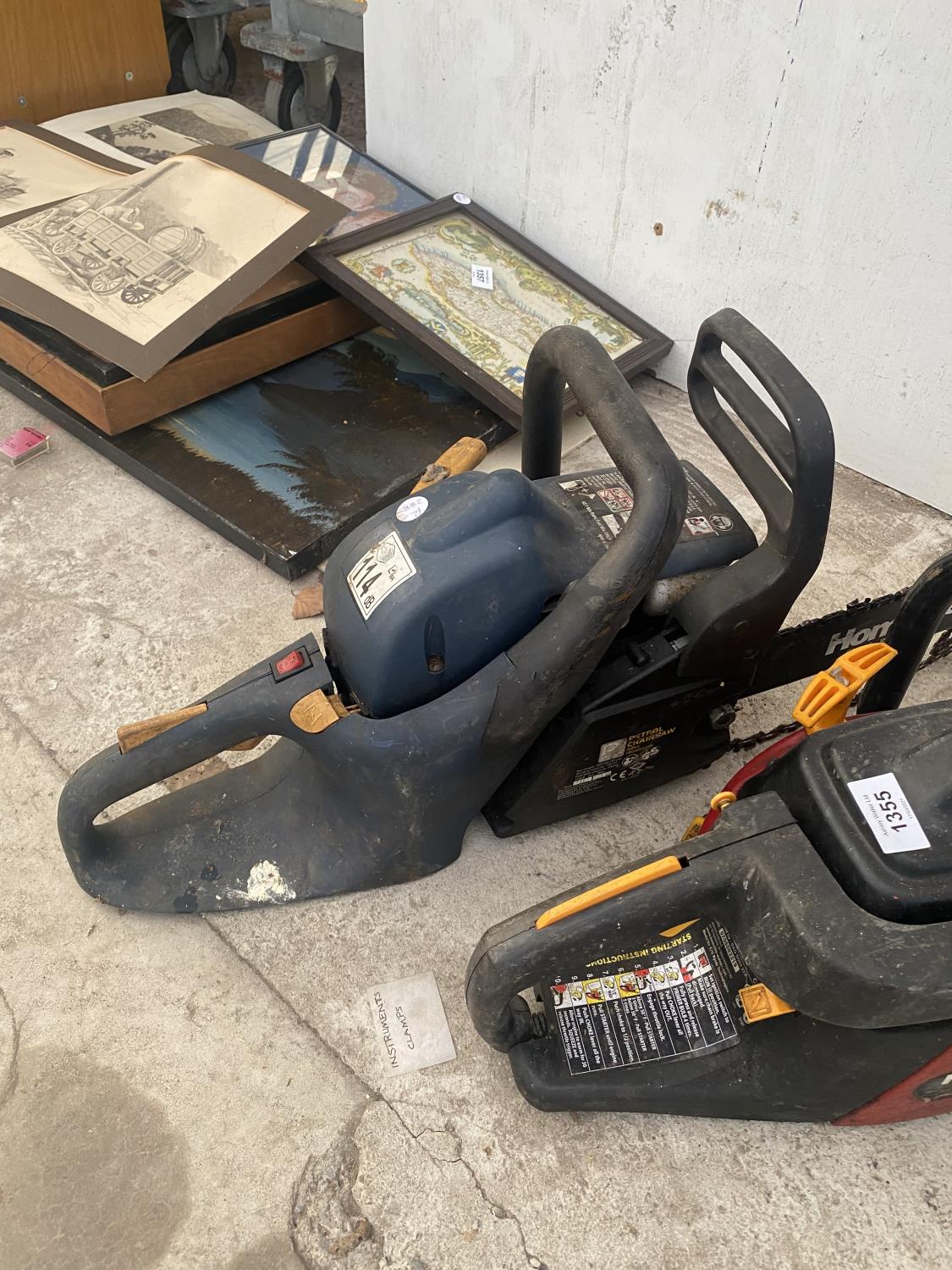 A HOMELITE PETROL CHAINSAW WITH 14" BLADE AND A PETROL CHAINSAW WITH 14" BLADE - Image 3 of 4