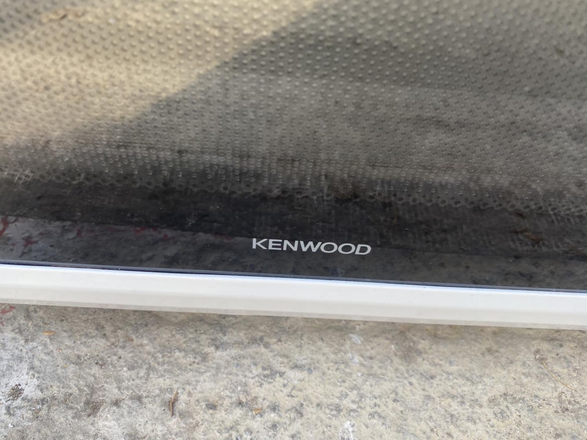A KENWOOD MICROWAVE OVEN - Image 2 of 4
