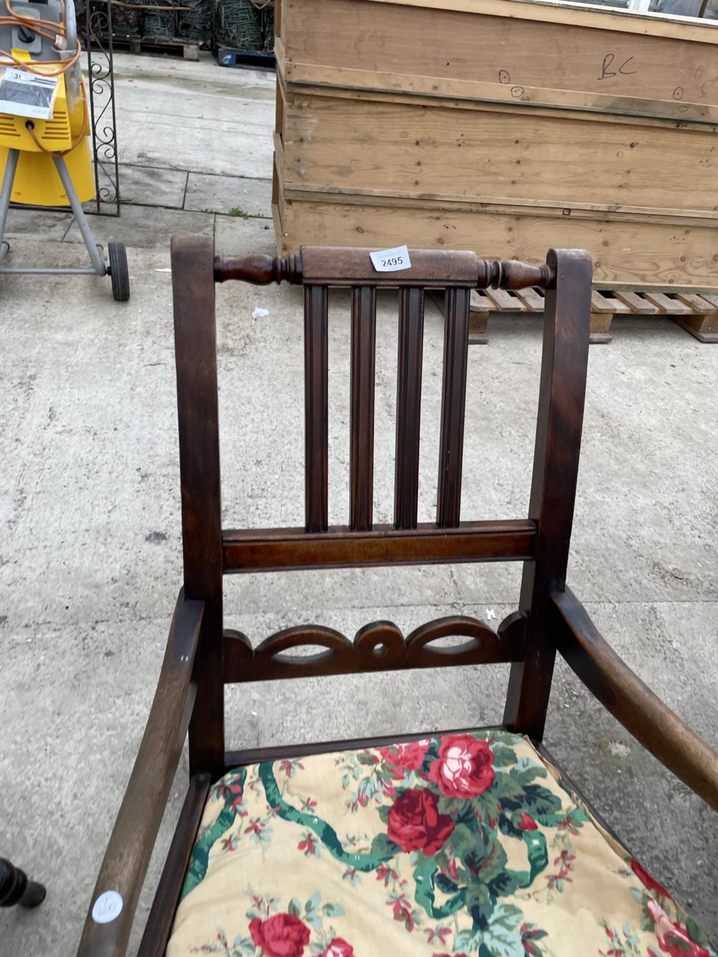 A 19TH CENTURY MAHOGANY ROCKING CHAIR - Image 2 of 4