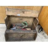 A VINTAGE WOODEN JOINERS CHEST TOINCLUDE HAND TOOLS