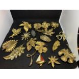 TWENTY COSTUME JEWELLERY BROOCHES - VARIOUS DESIGNS