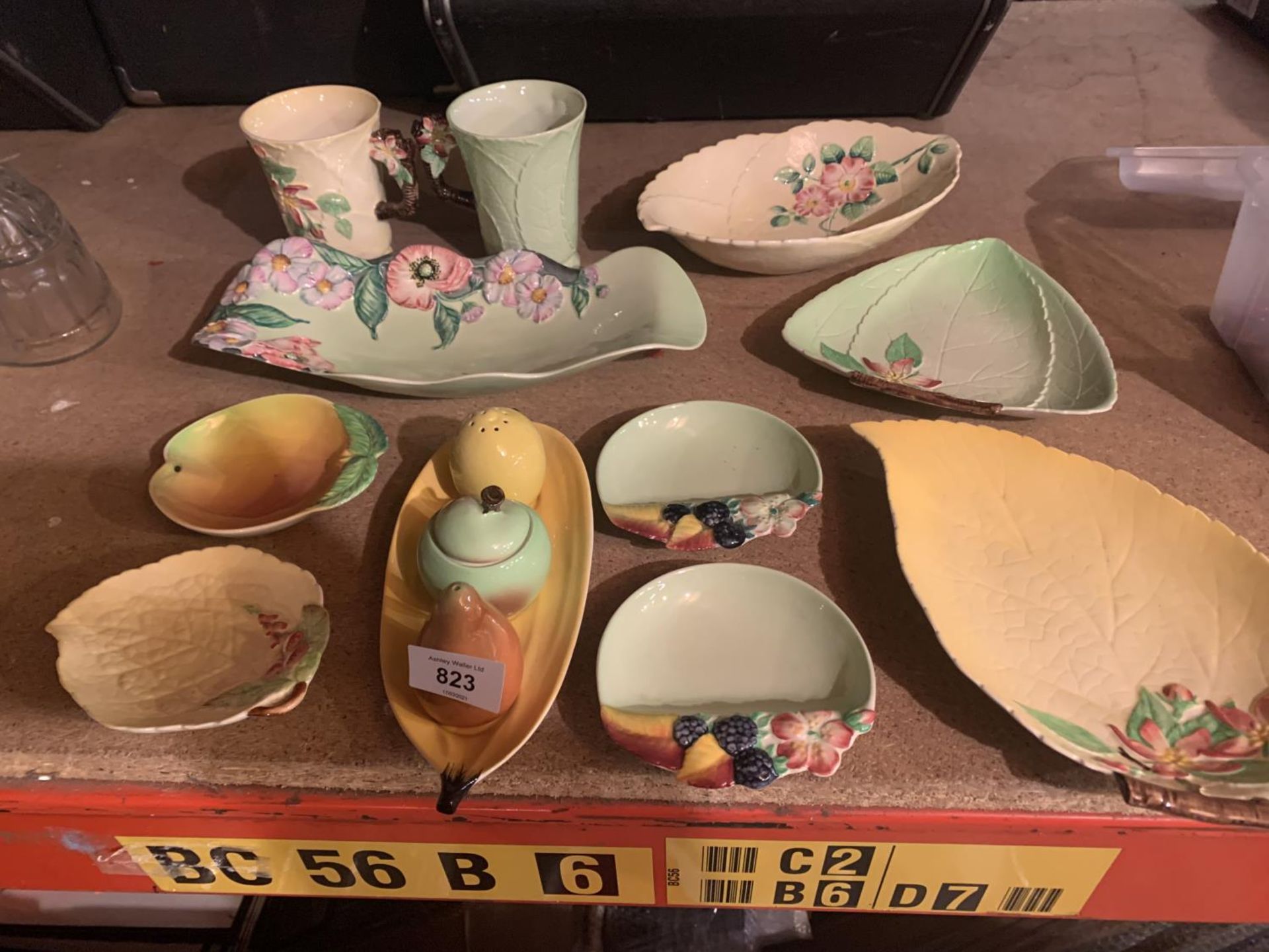 AN ASSORTMENT OF CARLTON WARE