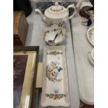 AN ASSORTMENT OF AYNSLEY DRESSING TABLE ITEMS