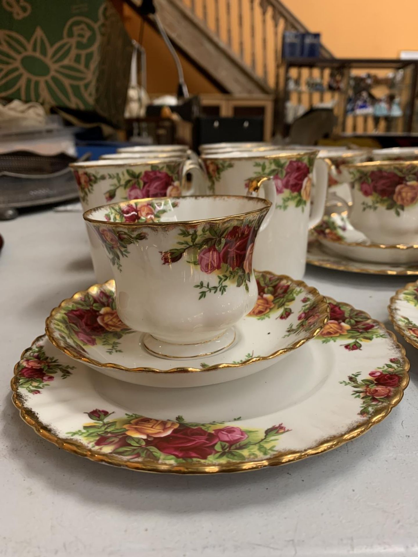 A SELECTION OF ROYAL ALBERT OLD COUNTRY ROSES TEA WARE TO INCLUDE SIX TRIOS, SIX COFFEE MUGS, - Image 2 of 5