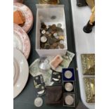 A QUANTITY OF BRITISH COINS TO INCLUDE COMMEMORATIVE AND PRE DECIMAL EXAMPLES ETC