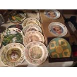 A LARGE COLLECTION OF COLLECTORS PLATES TO INCLUDE ROYAL DOULTON BRAMBLY HEDGE