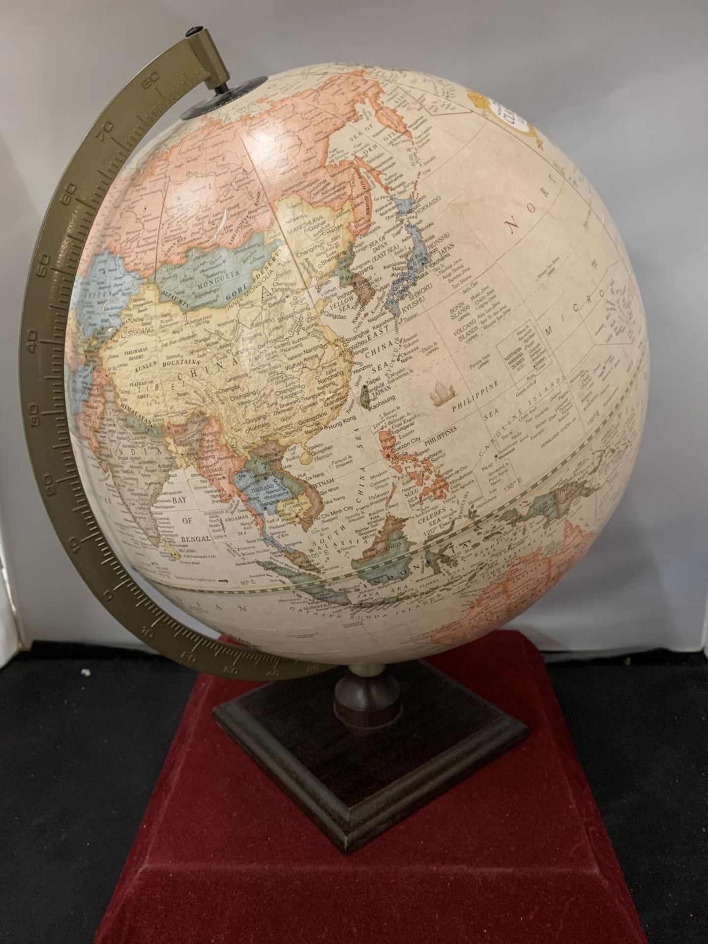 A HERFF JONES EDUCATION DIVISION CLASSIC GLOBE CIRCUMFERENCE 96CM - Image 4 of 4