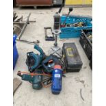 AN ASSORTMENT OF HAND AND POWER TOOLS TO INCLUDE A JIGSAW, DRILLS AND A VICE ETC
