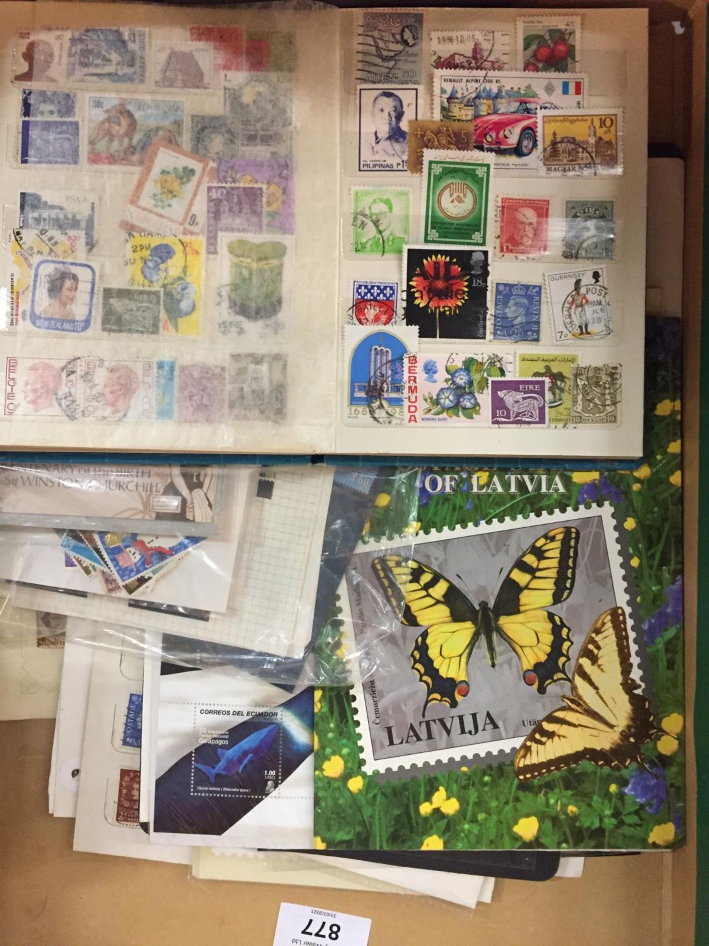 A COLLECTION OF VARIOUS STAMPS, CIGARETTE CARDS AND GERMAN BANK NOTES - Image 3 of 6