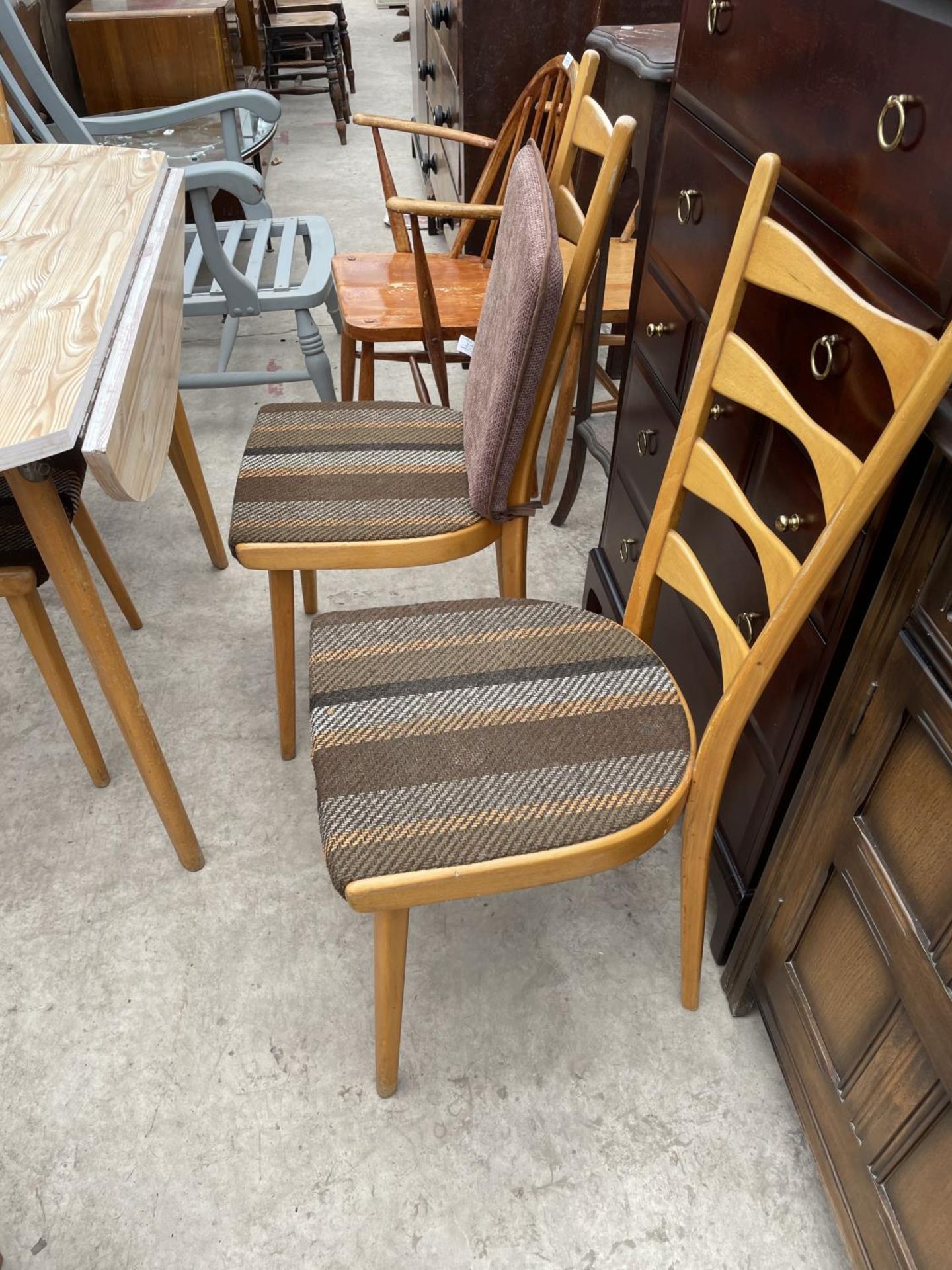 FOUR SARDAN LADDER BACK KITCHEN CHAIRS UPHOLSTERED IN MERKALON AND A DROP LEAF TABLE - Image 4 of 5