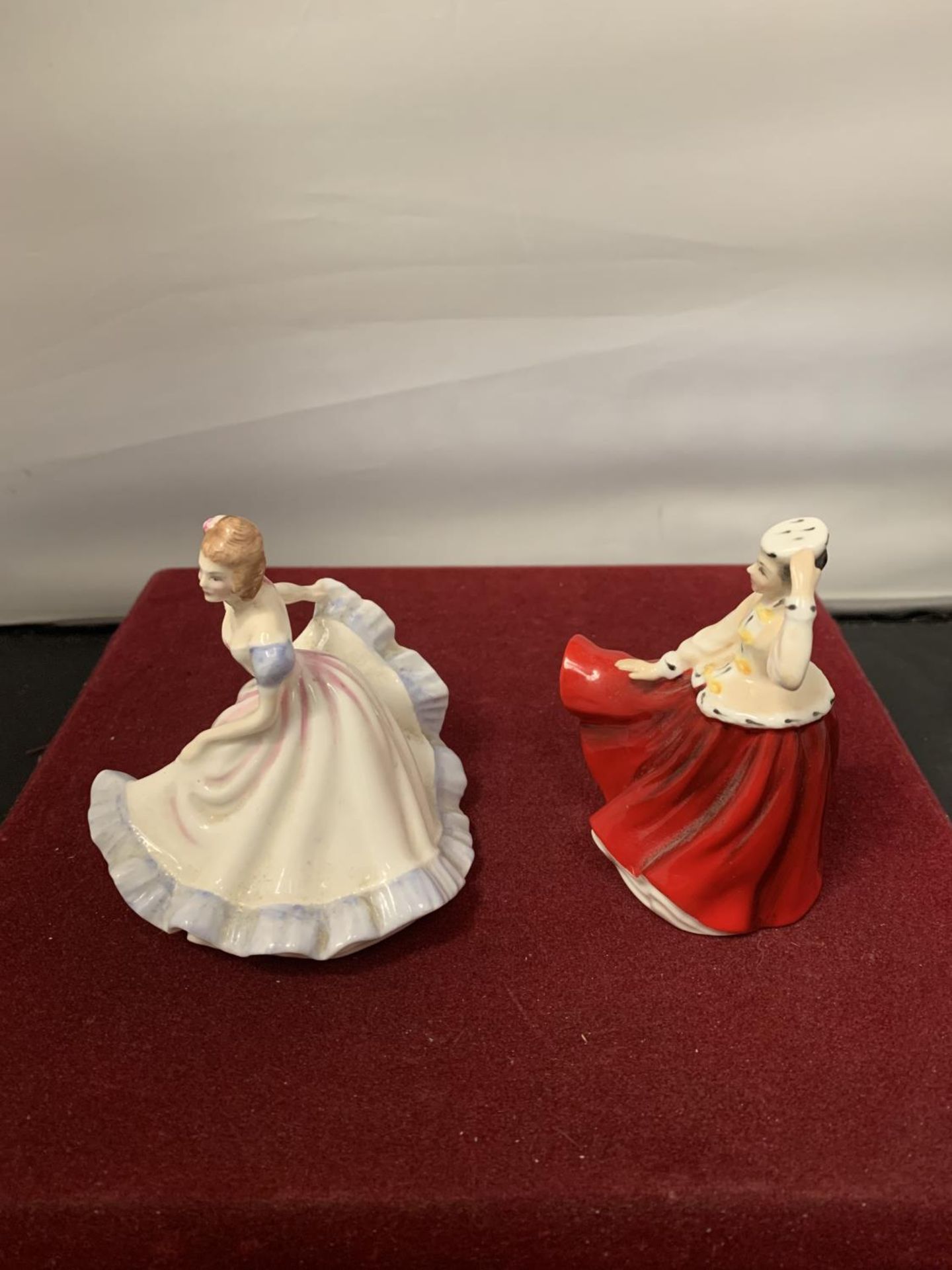TWO ROYAL FIGURINES GAIL AND NINETTE - Image 2 of 5