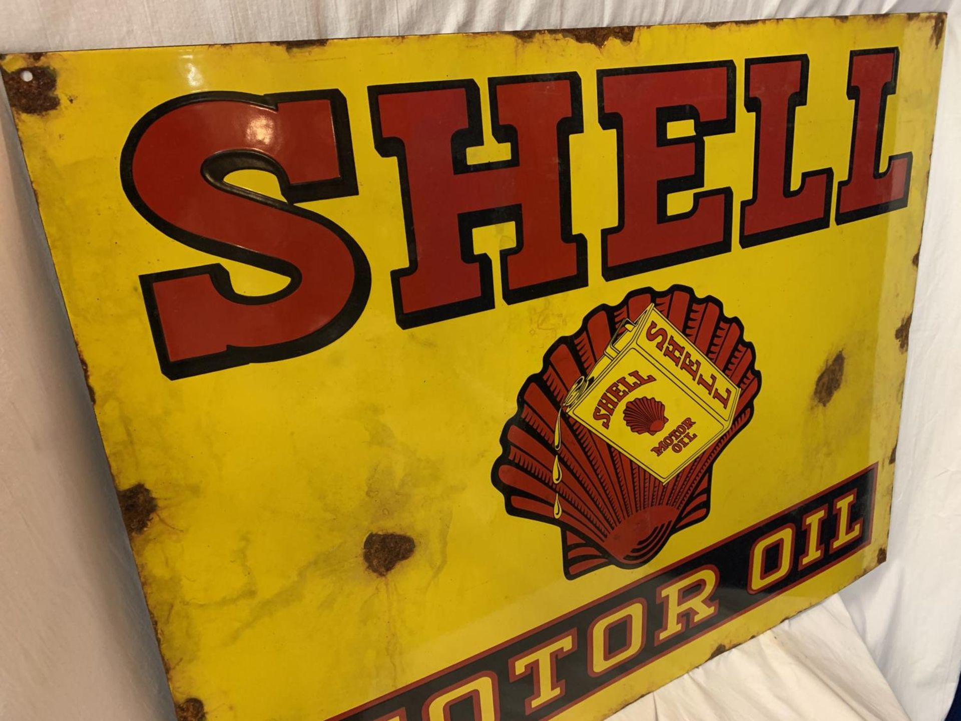 A LARGE METAL ENAMEL 'SHELL MOTOR OIL' SIGN 90CM X 70CM - Image 4 of 6