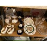 A COLLECTION OF CERAMICS AND GLASS WARE