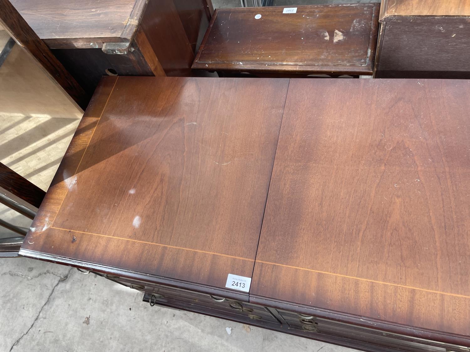 A MAHOGANY AND INLAID STEREO CABINET IN THE FORM OF A CHEST - Image 2 of 4