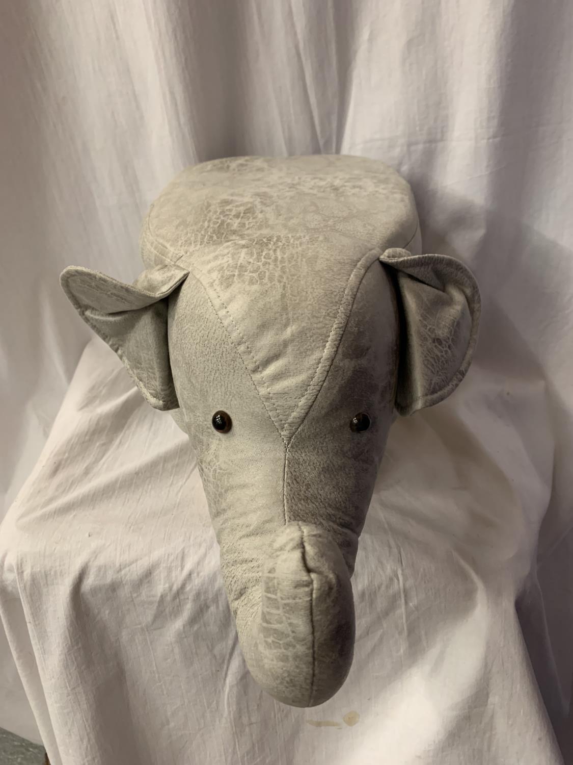 A FAUX LEATHER CHILD'S FOOT STOOL IN THE FORM OF AN ELEPHANT - Image 3 of 5