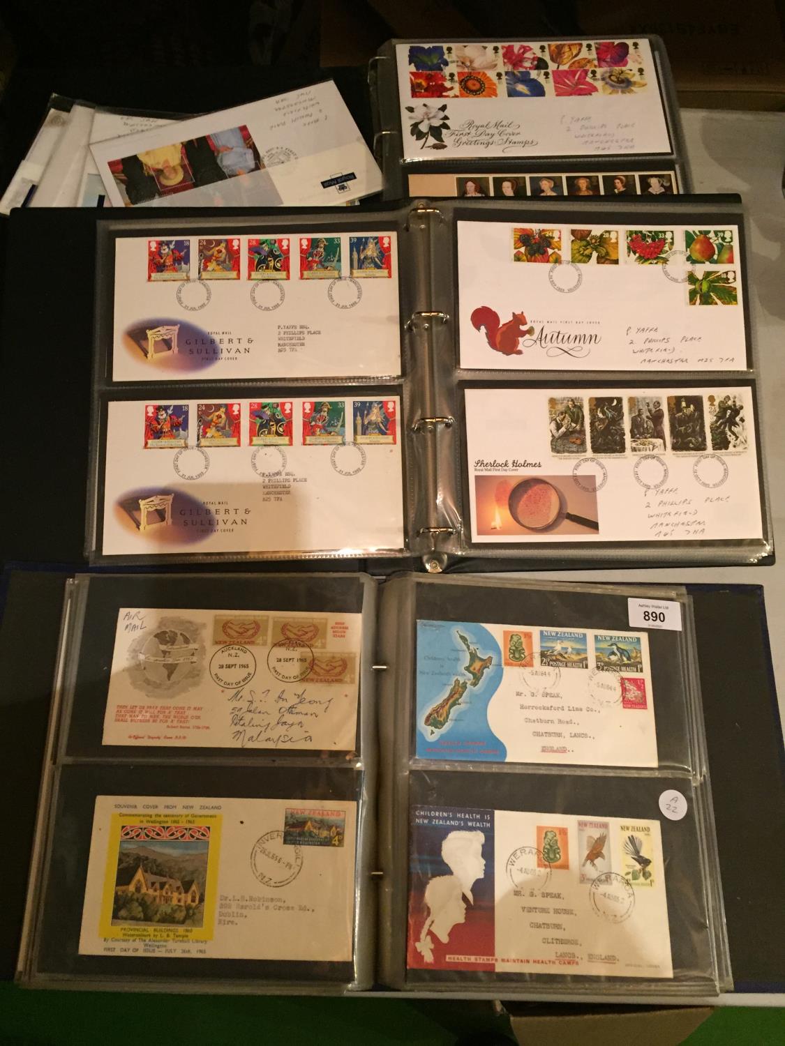 A LARGE QUANTITY OF FIRST DAY COVERS IN FILES TO INCLUDE INTERNATIONAL EXAMPLES